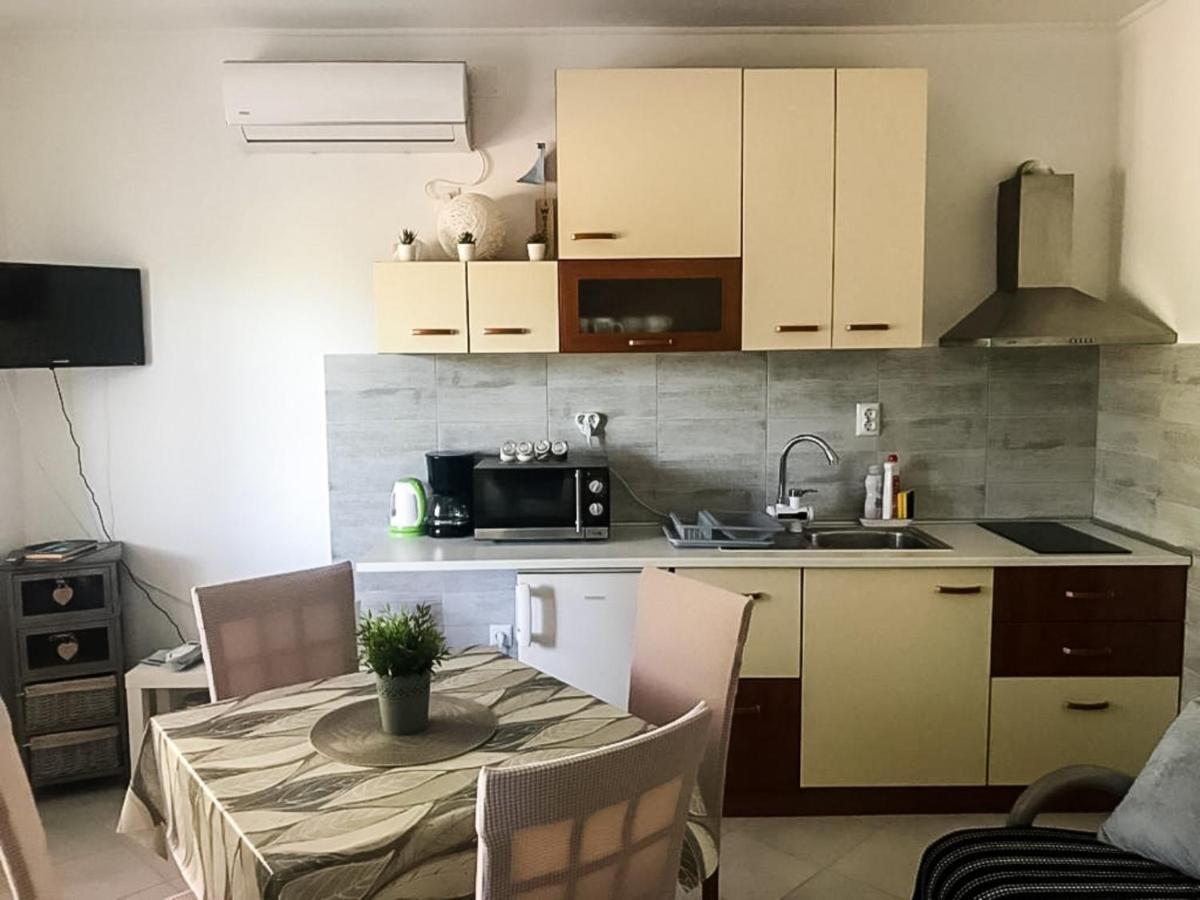 Apartments Sea Star Ivana Marina Ngoại thất bức ảnh