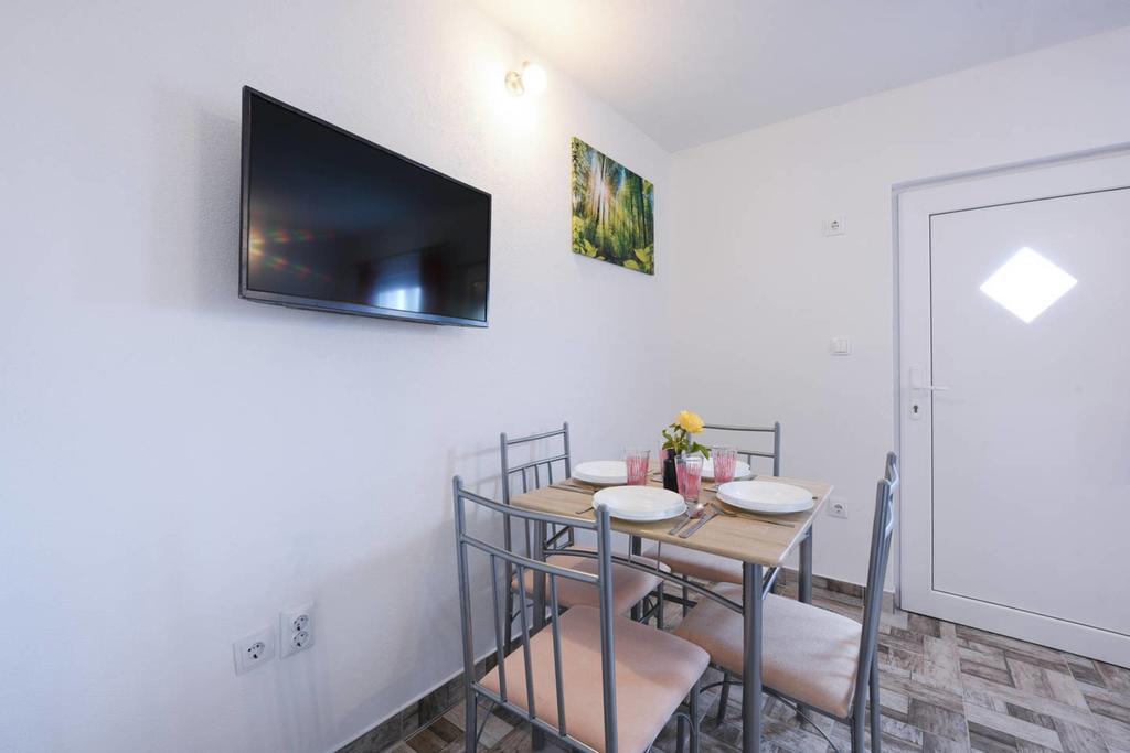 Apartments Sea Star Ivana Marina Ngoại thất bức ảnh